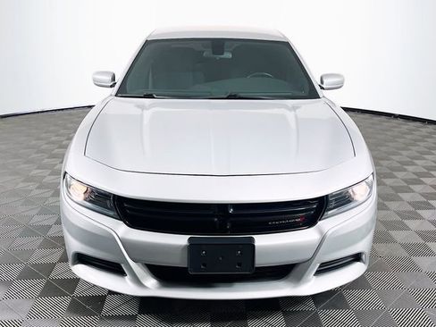 Used 2022 Dodge Charger SXT RWD image 3