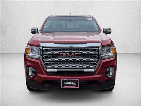 Used 2022 GMC Canyon Denali image 2