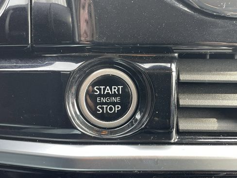 Used 2023 Nissan Pathfinder SL image 35