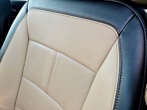 Used 2023 Chevrolet Equinox Premier FWD image 20