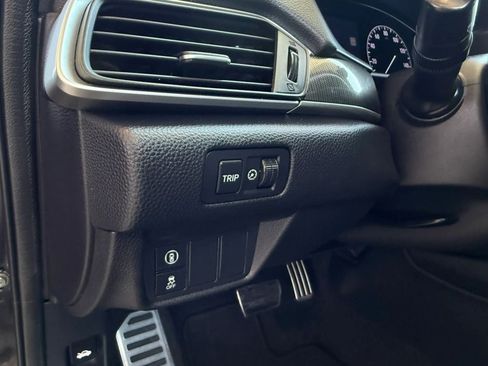 Used 2018 Honda Accord Sport image 38