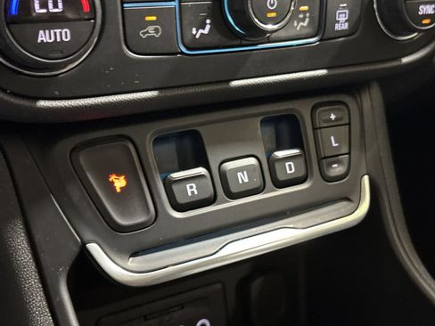 Used 2020 GMC Terrain Denali w/ Denali Premium Package FWD image 18