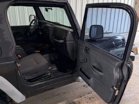 Used 2006 Jeep Wrangler X AWD/4WD image 12