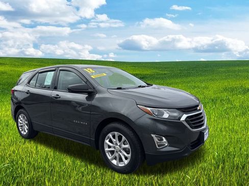 Used 2018 Chevrolet Equinox LS image 37