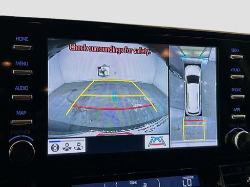 Used 2023 Toyota Sienna Platinum image 12