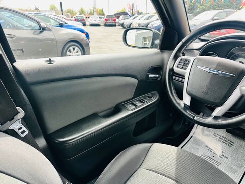 Used 2012 Chrysler 200 Touring image 12