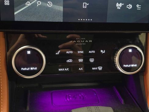 Used 2025 Jaguar F-PACE R-Dynamic S image 29