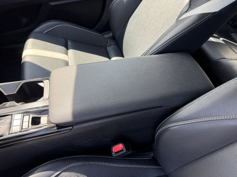 Used 2025 Toyota Camry SE image 14