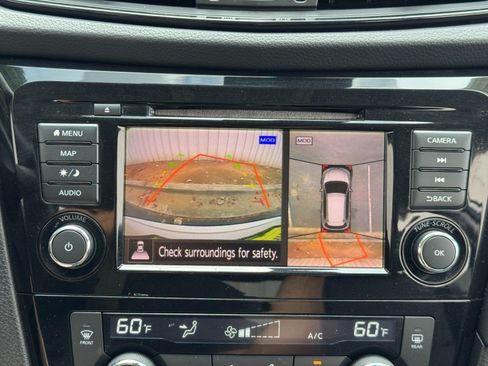 Used 2018 Nissan Rogue SL w/ Premium Package AWD/4WD image 26