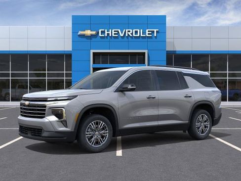 New 2026 Chevrolet Traverse LT w/ Driver Confidence Package FWD image 2