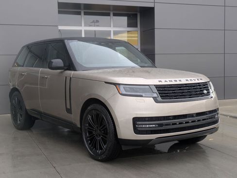 New 2026 Land Rover Range Rover SE image 3