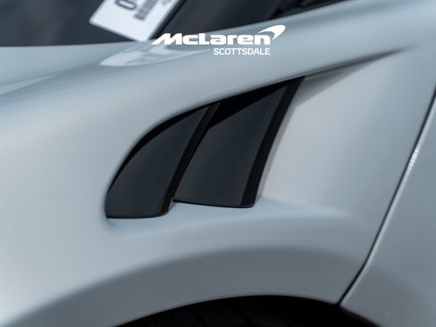 Used 2023 McLaren Artura RWD image 21