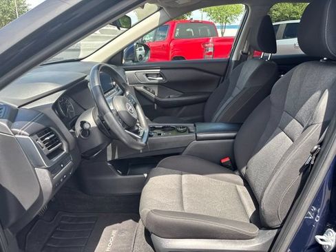 Used 2024 Nissan Rogue SV AWD/4WD image 9