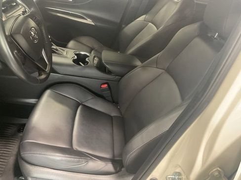 Used 2022 Toyota Venza XLE AWD/4WD image 11
