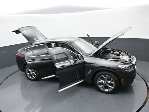 Used 2025 BMW X4 xDrive30i AWD/4WD image 37