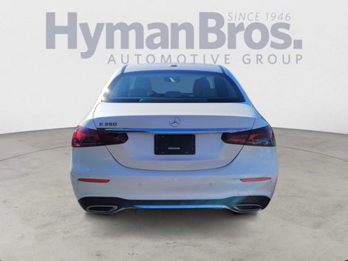 Used 2022 Mercedes-Benz E 350 Sedan image 4