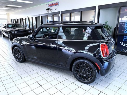 Used 2020 MINI Cooper 2-Door Hardtop FWD image 7