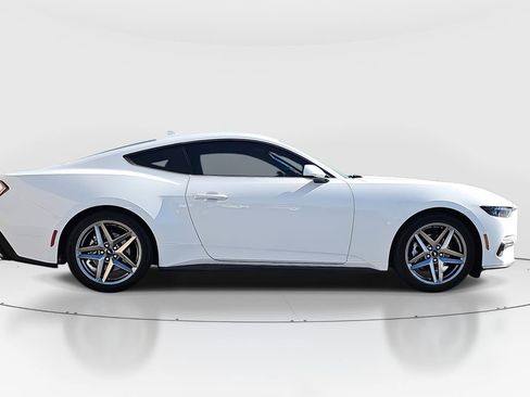 Used 2025 Ford Mustang Premium RWD image 4