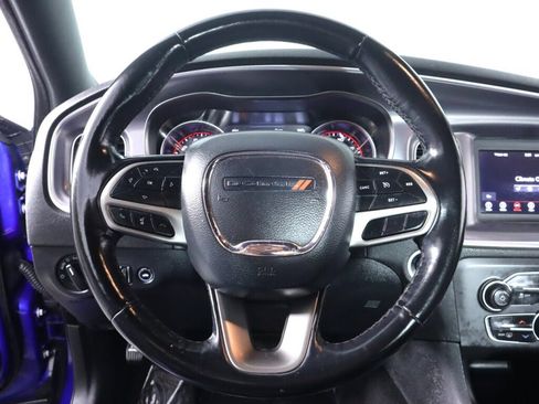 Used 2020 Dodge Charger SXT w/ Leather Interior Group RWD image 11