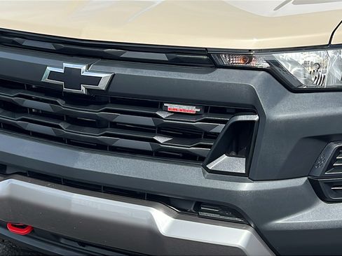 Certified 2023 Chevrolet Colorado Trail Boss w/ Advanced Trailering Package AWD/4WD image 9