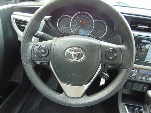 Used 2014 Toyota Corolla LE FWD image 15