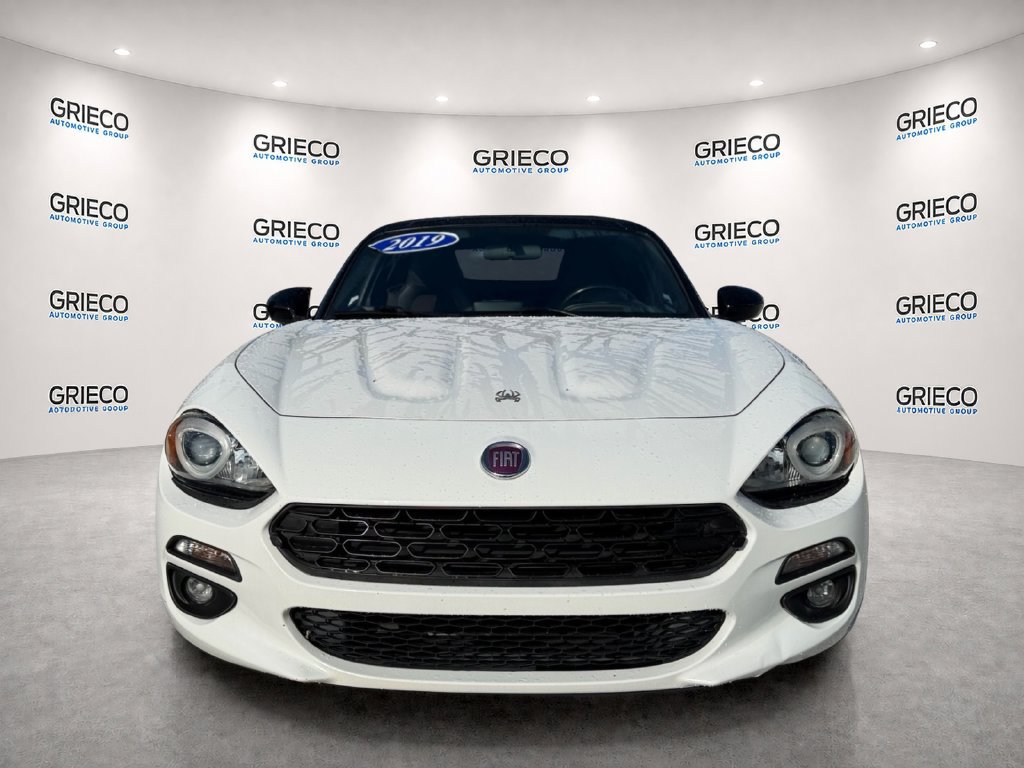 Used 2019 FIAT 124 Spider RWD image 2