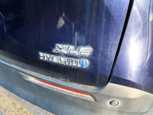 Used 2022 Toyota Sienna XLE w/ XLE Plus Package AWD/4WD image 12