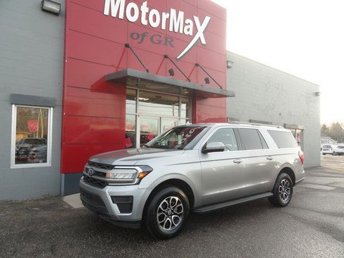 Used 2023 Ford Expedition Max XLT image 1