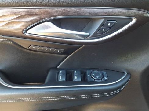 Used 2023 Buick Envision Avenir image 29