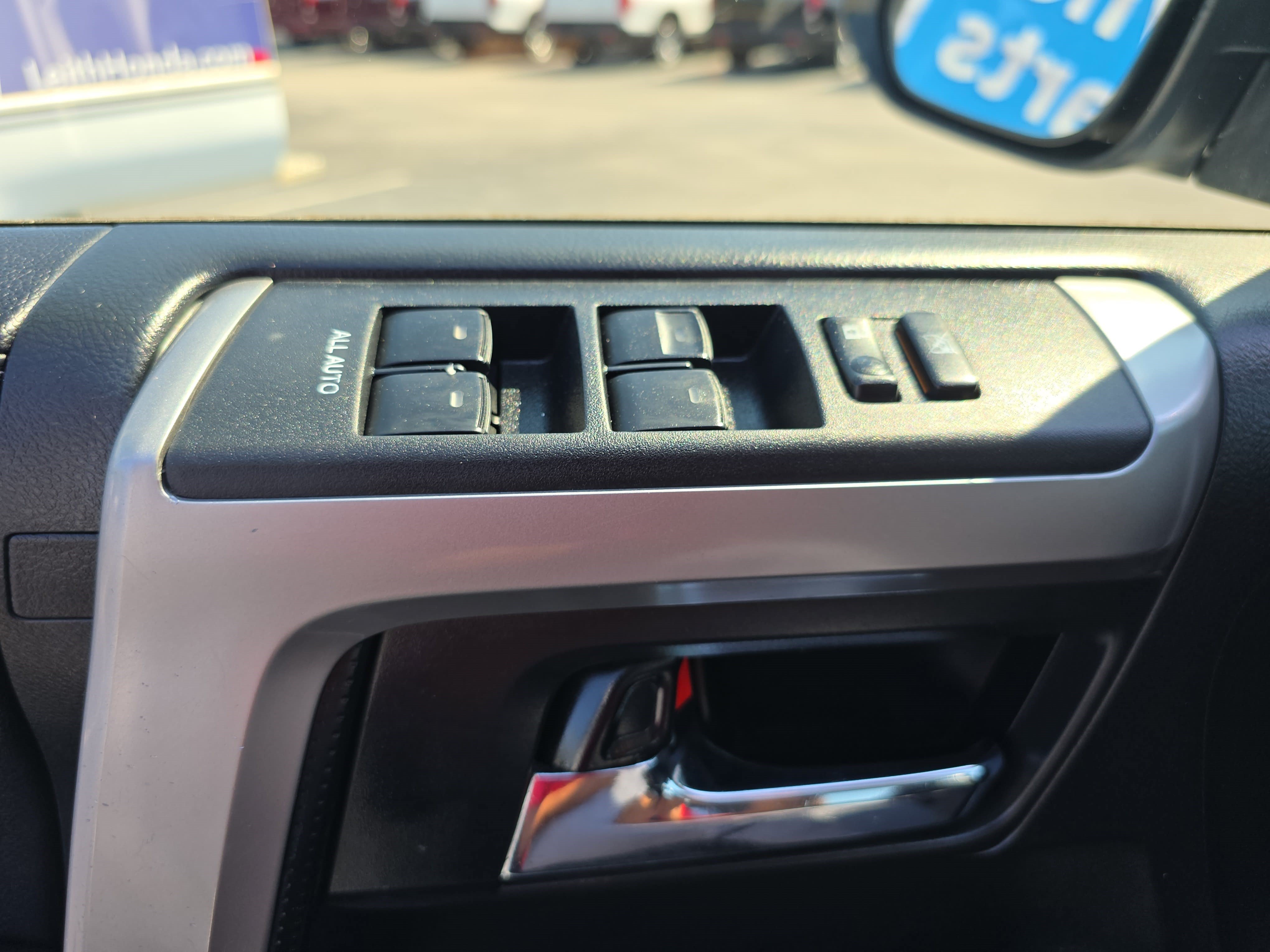 Used 2017 Toyota 4Runner SR5 AWD/4WD image 27