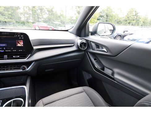 Used 2026 Chevrolet Equinox LT FWD image 8
