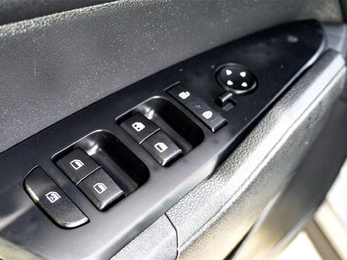 Used 2024 Kia Sportage LX image 11