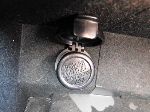 Used 2018 Subaru Outback 2.5i Premium AWD/4WD image 17