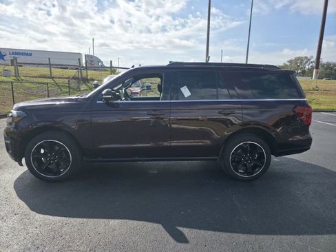 Certified 2024 Ford Expedition Limited image 8