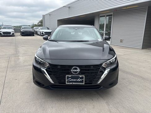 Used 2025 Nissan Sentra SV FWD image 2