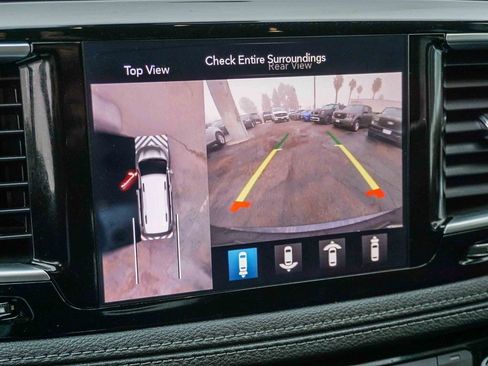 Used 2019 Chrysler Pacifica Limited w/ Advanced Safetytec Group image 24