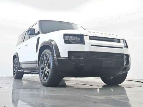 Used 2023 Land Rover Defender 130 X-Dynamic SE AWD/4WD image 27