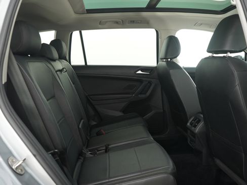 Used 2020 Volkswagen Tiguan SE image 14