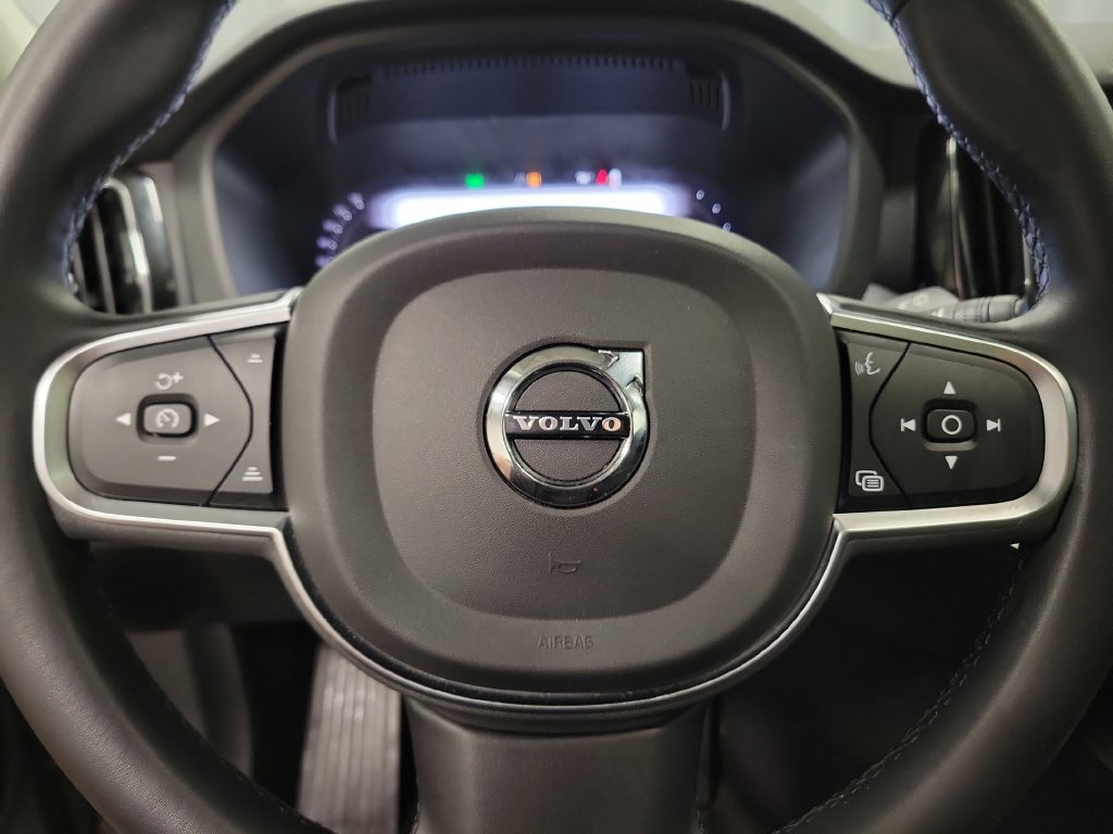 Used 2023 Volvo XC60 T8 Core AWD/4WD image 21