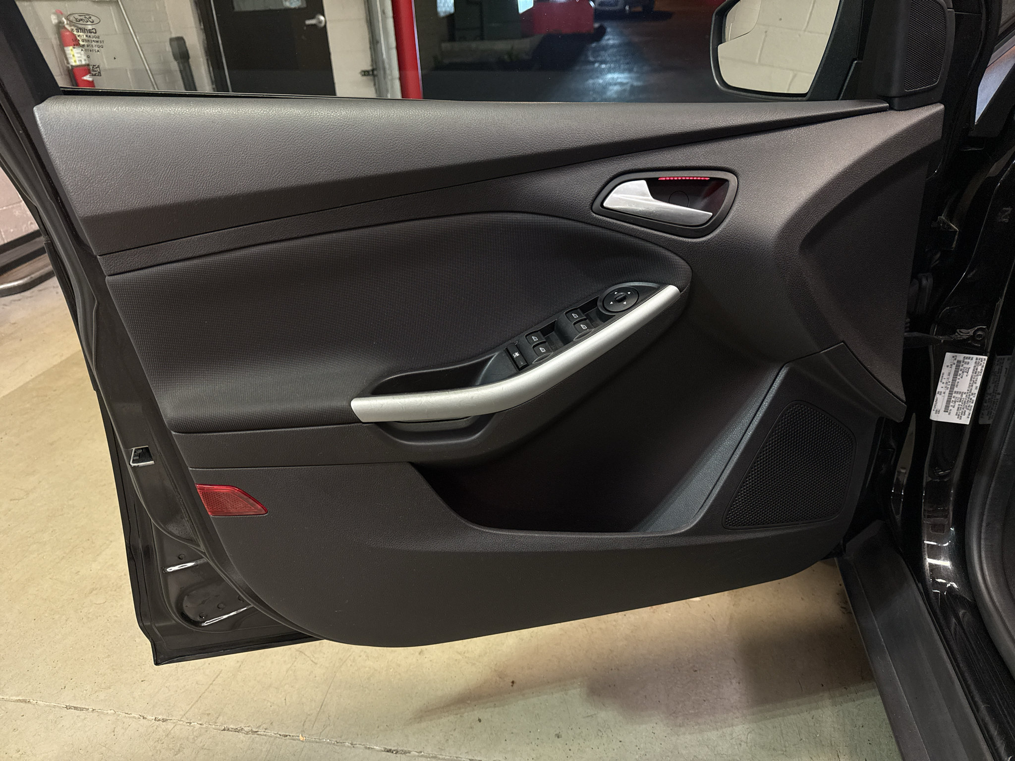 Used 2014 Ford Focus SE w/ Equipment Group 201A FWD image 15