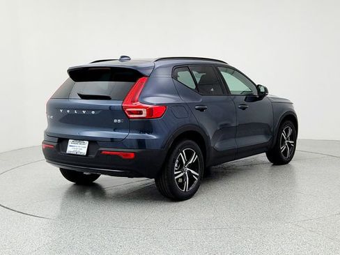 New 2026 Volvo XC40 B5 Core w/ Climate Package image 5