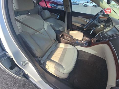Used 2017 Buick Regal Sport Touring image 14