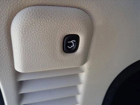 Used 2018 Jeep Grand Cherokee Limited w/ Luxury Group II image 9