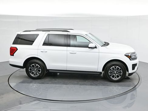 Certified 2024 Ford Expedition XLT RWD image 61