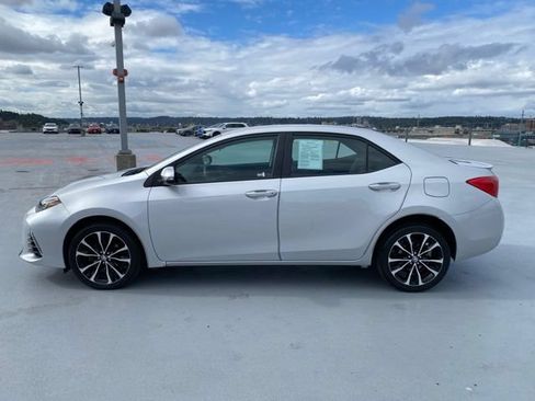 Used 2018 Toyota Corolla SE w/ Carpet Mat Package (TMS) FWD image 5
