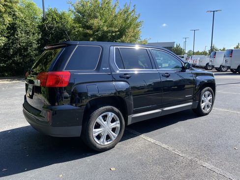 Used 2017 GMC Terrain SLE FWD image 9