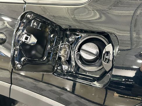 Used 2025 Toyota RAV4 XLE image 37