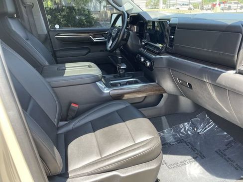 Used 2022 GMC Sierra 1500 Elevation w/ Elevation Premium Package AWD/4WD image 17