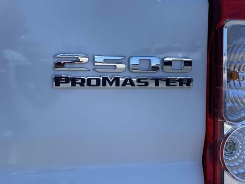 Used 2025 RAM ProMaster 2500 w/ Convenience Group FWD image 5