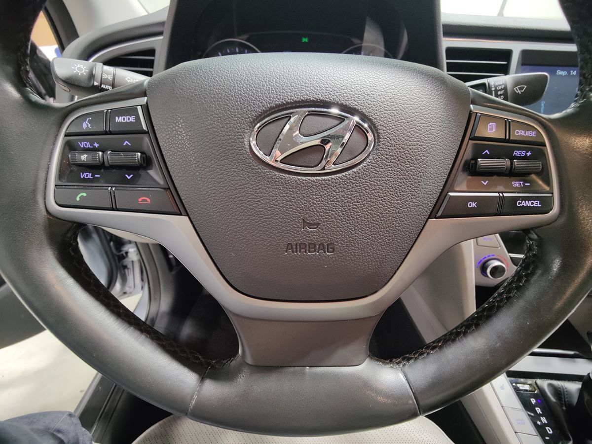 Used 2017 Hyundai Elantra Limited w/ Limited Tech Package 04 FWD image 31